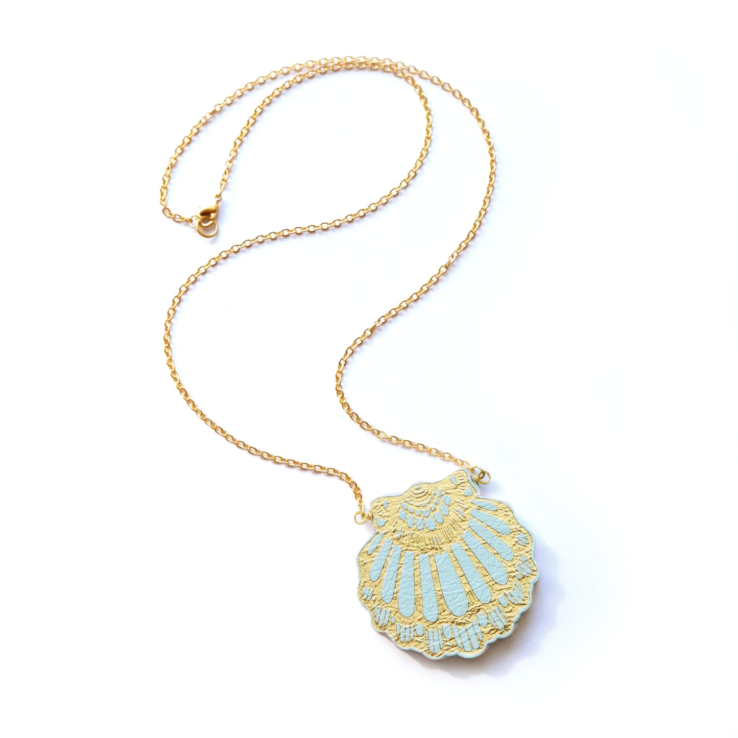 FAN CLAM SHELL . pendant