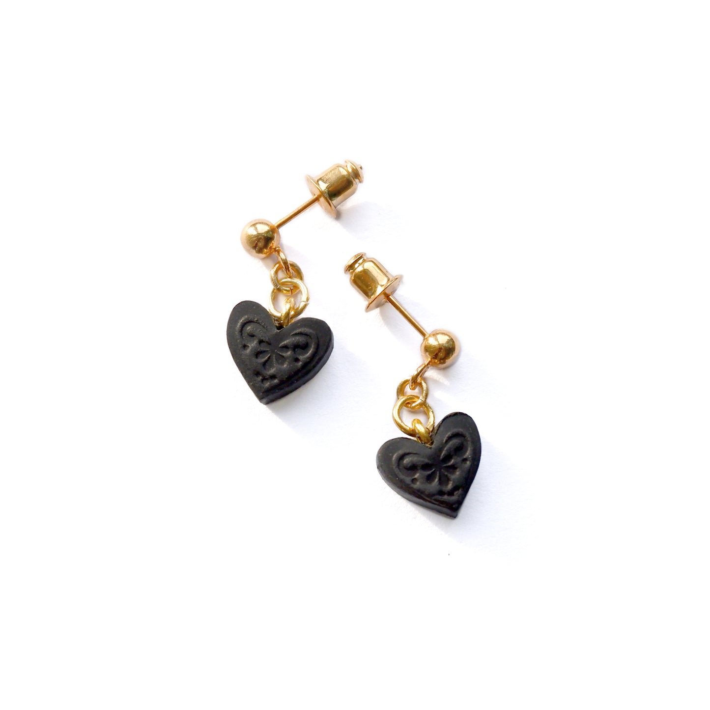 SWEET BLACK HEART . drop studs