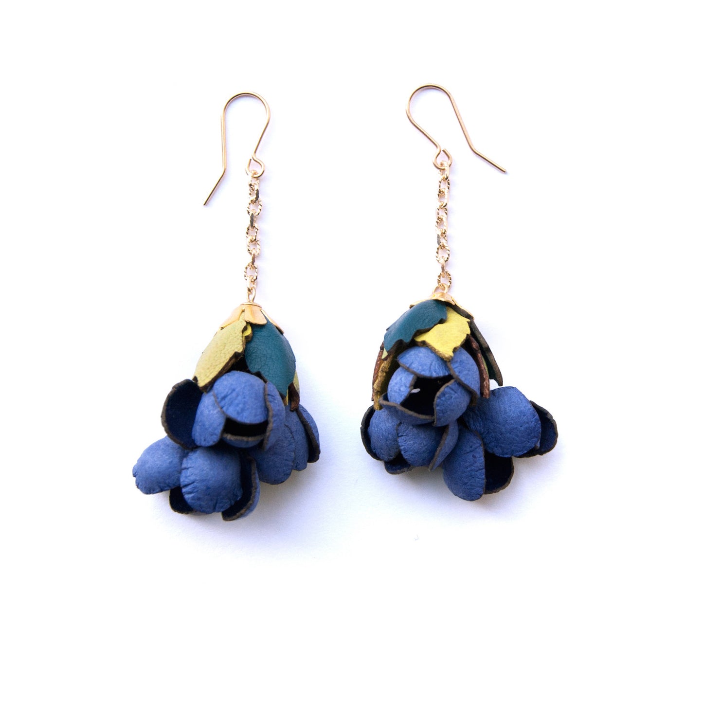 JUNGLE BLOSSOM . earrings