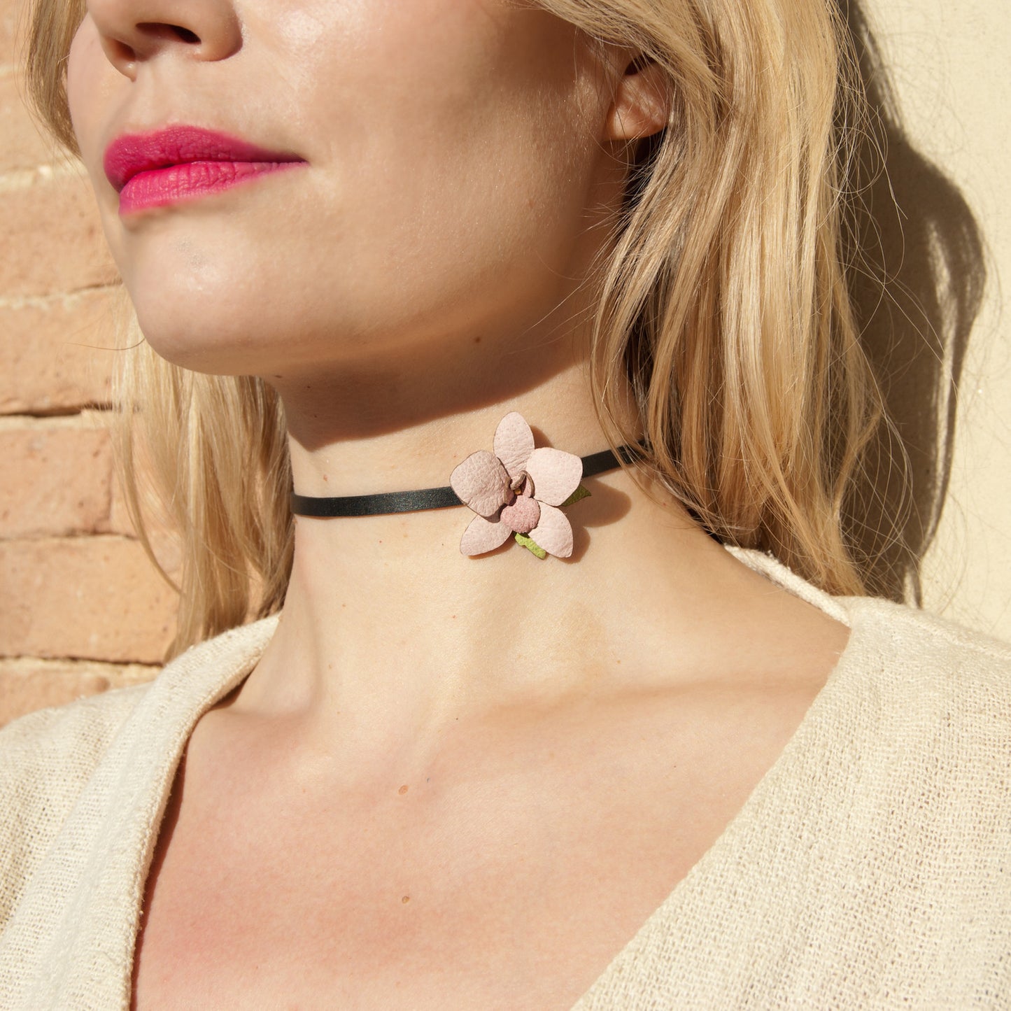 ORCHID . choker