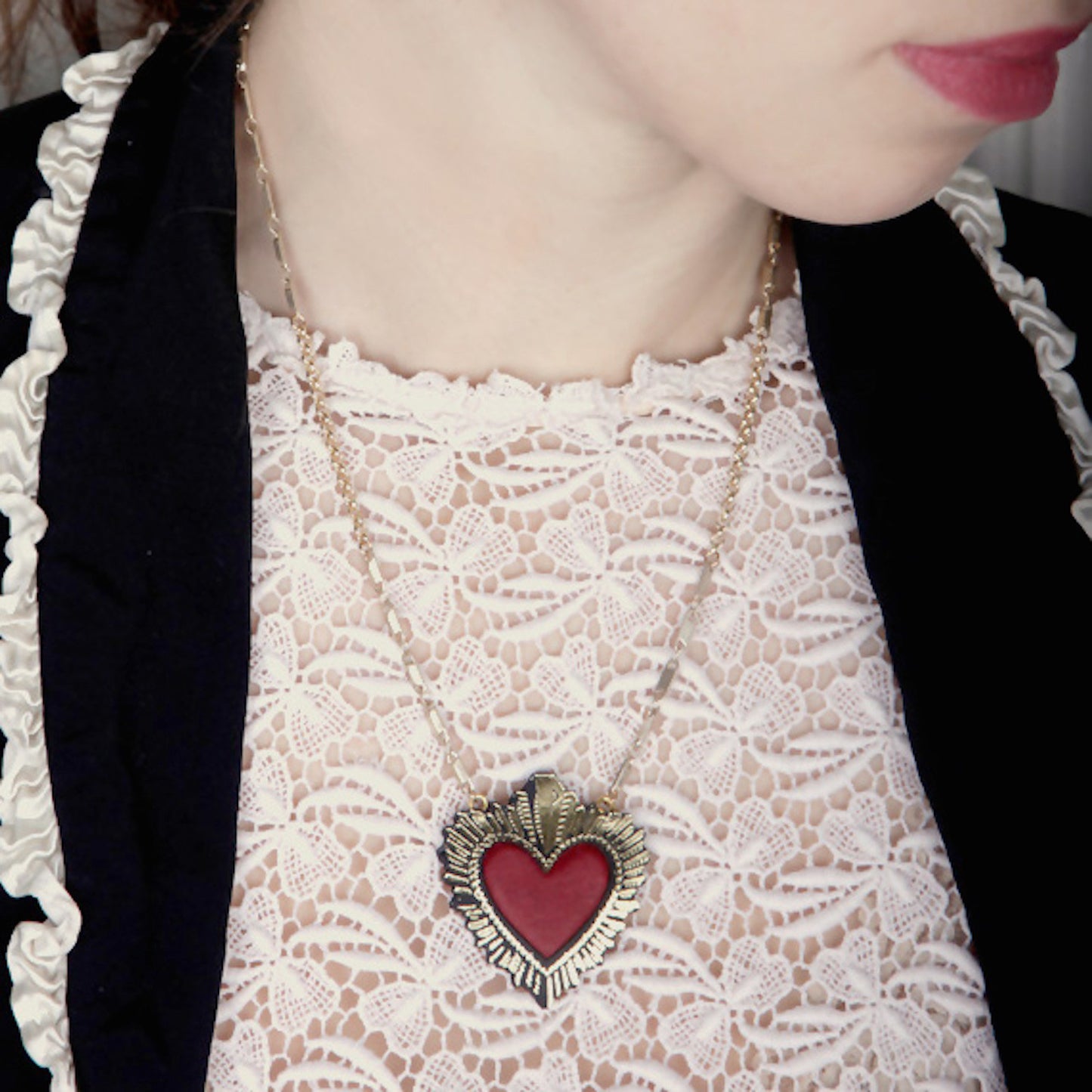 SACRED HEART  .  pendant