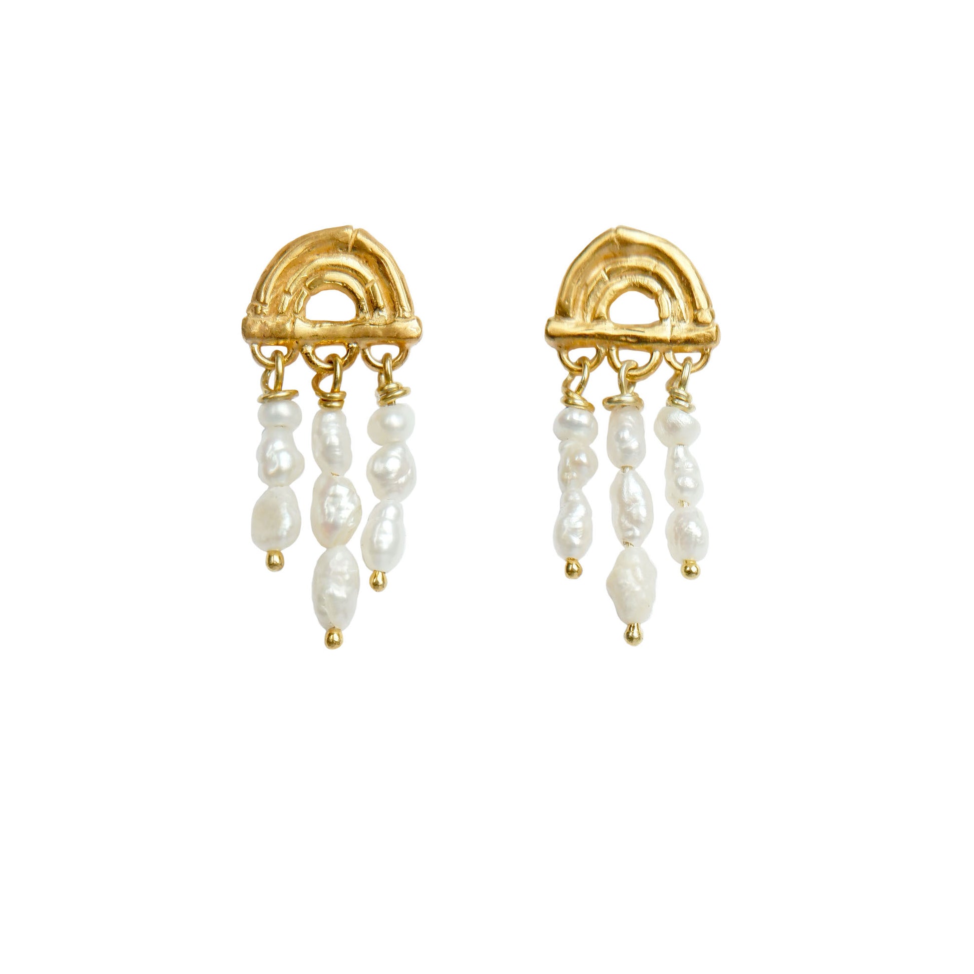small stud earring in Gold Vermeil, featuring a triple arch of bamboo, hung with short strings of freshwater pearls.
