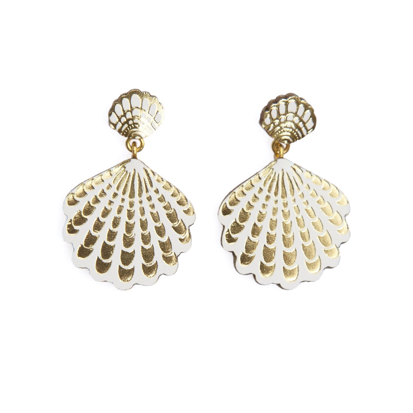 white leather double shell shell stud drop earrings printed in gold