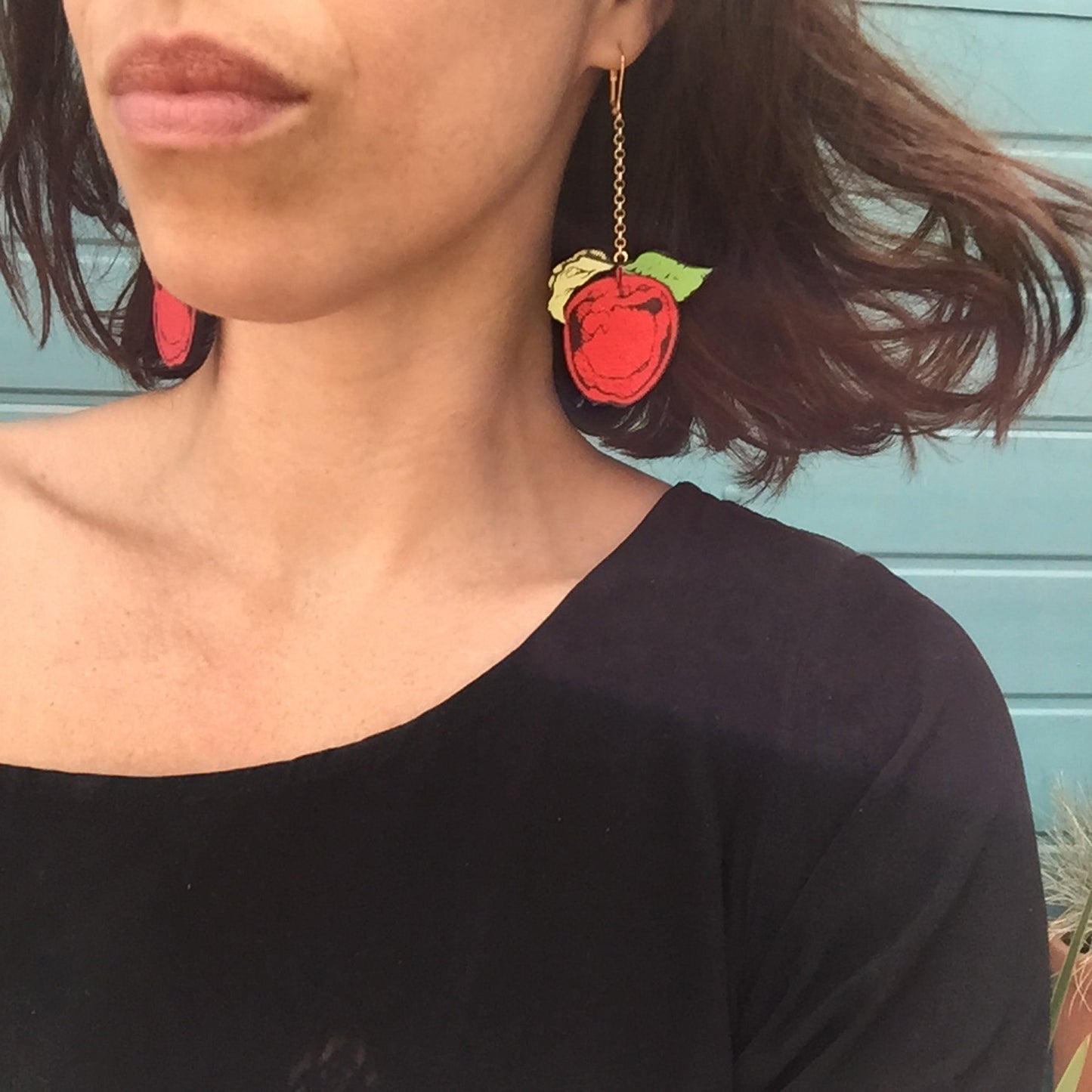APPLE . earrings