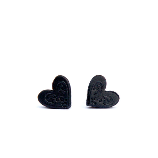 SWEET BLACK HEART . stud earrings