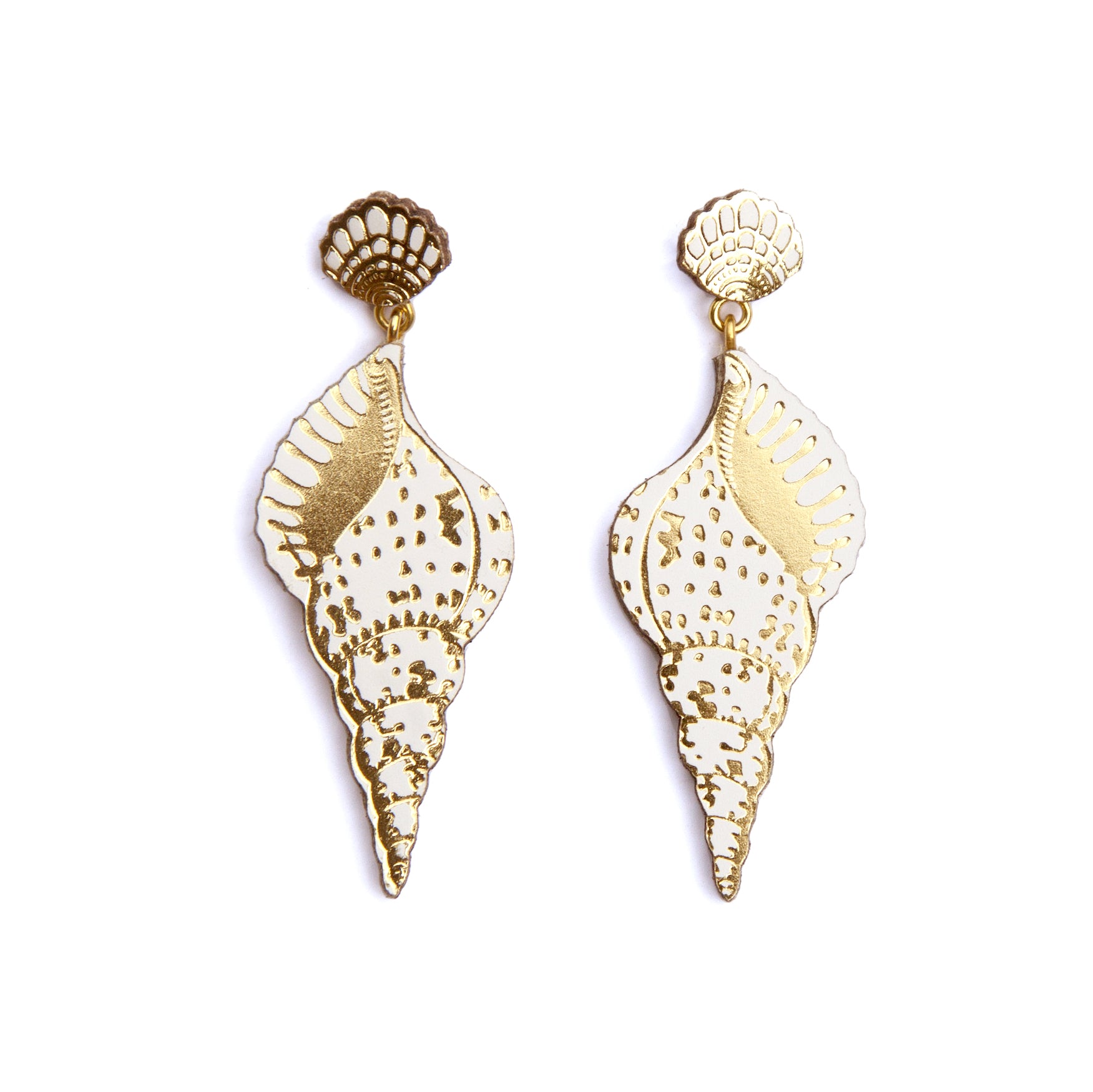 pointy conch shell leather stud earrings in white & gold 