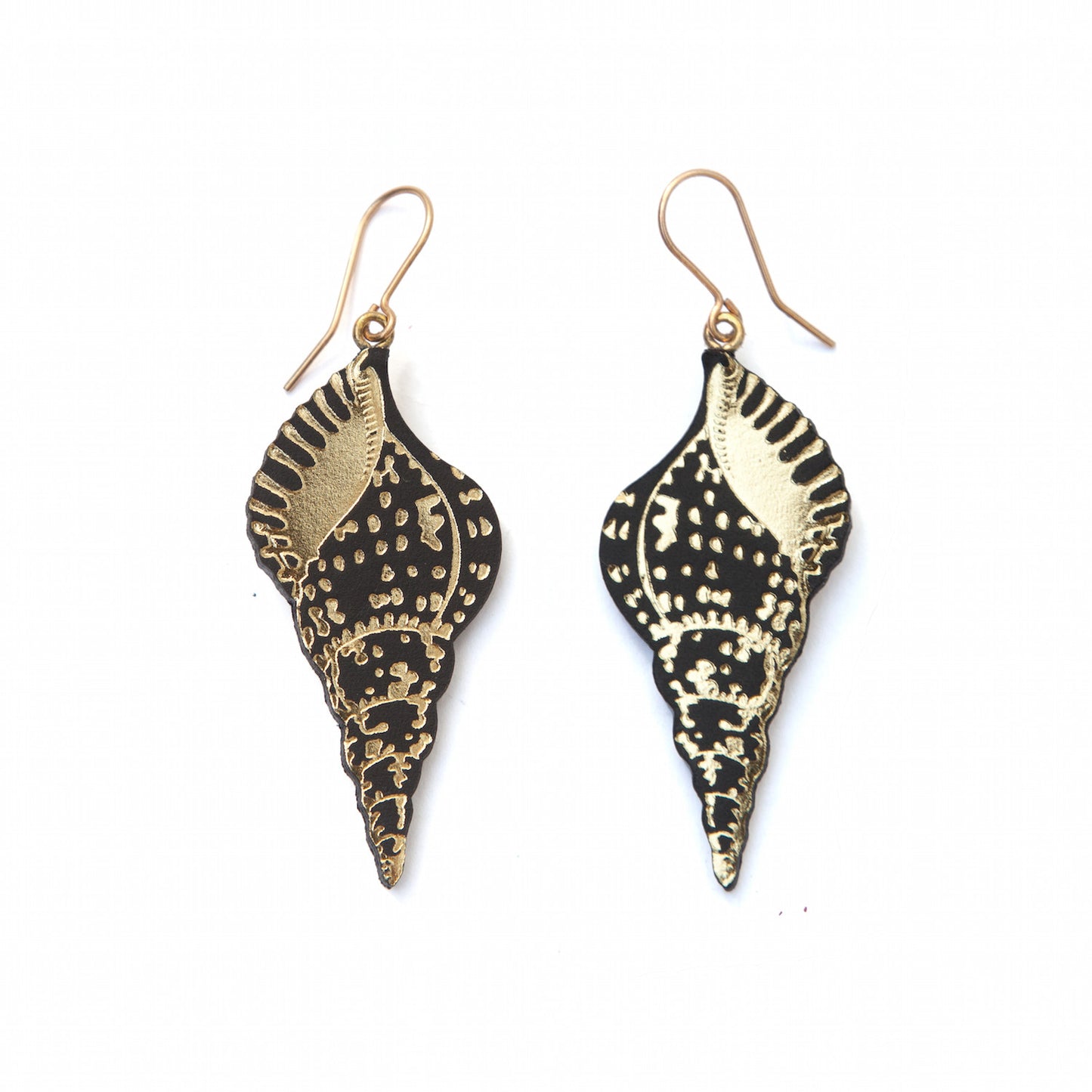 pointy conch shell leather hook earrings in black & gold
